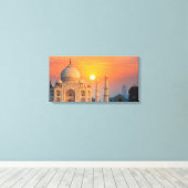 Taj Mahal Sunrise Canvas Afdruk (Insitu (Houten vloer))