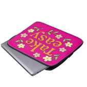 Take Easy: Positive Retro Floral Illustration Laptop Sleeve (Voorkant onderkant)