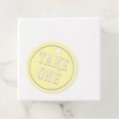 "Take On" Wonderland Tea Party Yellow Custom Bedankjes Labels (In situ)