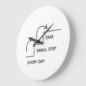 Take Small Steps Every Day – Minimalist Motivation Grote Klok (Hoek)