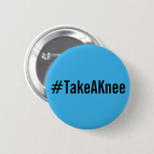 #TakeAKnee, vetgedrukte zwarte tekst op helderblau