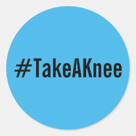 #TakeAKnee, zwarte tekst op felblauwe stickers