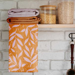 takken - oranje en roze theedoek<br><div class="desc">en rendabel oranje en roze blad. Cute en modern botanisch illustratiepatroon met roze pasteltakken. Retrovibes.</div>