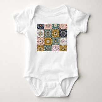 Talavera: Patchwork, een etnisch mozaïek. Romper