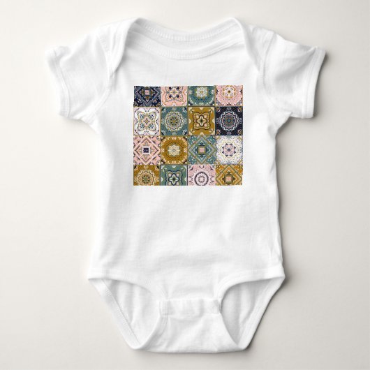 Talavera: Patchwork, een etnisch mozaïek. Romper (Voorkant)