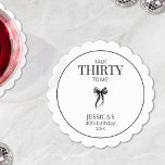 Talk Thirty to Me Elegant Bow Simple 30th Birthday Kartonnen Onderzetters<br><div class="desc">Talk Thirty to Me Elegant Bow Simple 30th Birthday Paper Onderzetter is ideaal voor het vieren van haar mijlpaal in stijl. Dit onderzetter heeft een minimalistische en elegante waterverf met een zwart lintboogontwerp en een moderne typografie en voegt een vleugje sophisticatie toe aan uw "Talk 30 to Me"-thema. Met een...</div>