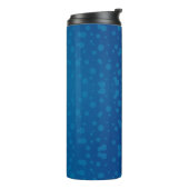 Tall blue travel mug with a black lid thermosbeker (Gedraaid links)