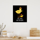 Tall Duck en Hensome Funny Animal Pun Dark BG Poster (Keuken)