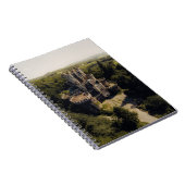 Tall Grey Stone Castle in Green Overgrown Bossen Notitieboek (Rechterzijde)