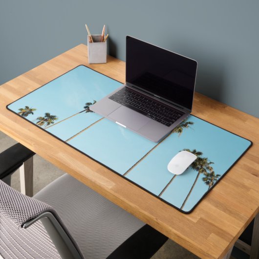 Tall Palm Trees Light Blue Sky Bureaumat (Kantoor 2)