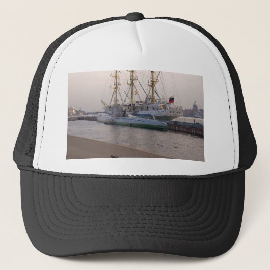 Tall Ship Mir en Submarine Trucker Pet (Voorkant)