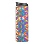 Tall travel mug with a vivid geometric pattern thermosbeker (Geroteerd rechts)
