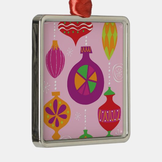 Talrijke kerstversiering, geïllustreerd in verschi metalen ornament (Rechts)