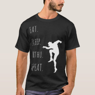 Tamil Design van Lungi Life. Eat.Sleep.KUTHU.Herha T-shirt