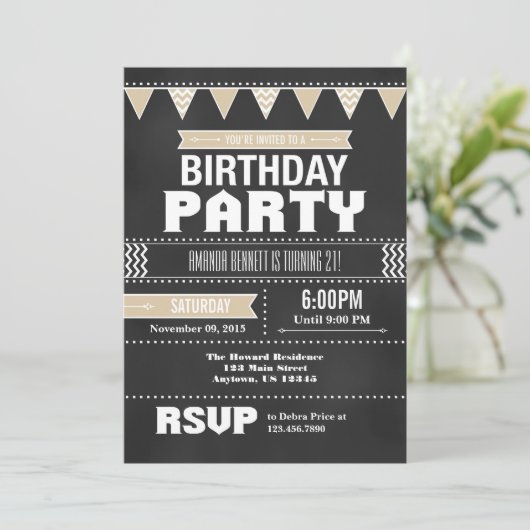 Tan Beige Chevron Chalkboard Birthday Uitnodiging (Staand voorkant)