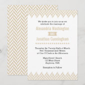 Tan Beige White Herringbone Wedding Invitation Kaart (Voorkant / Achterkant)