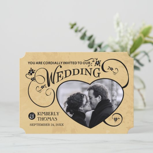 Tan & Black Custom Heart Photo Weddenschap Kaart (Staand voorkant)