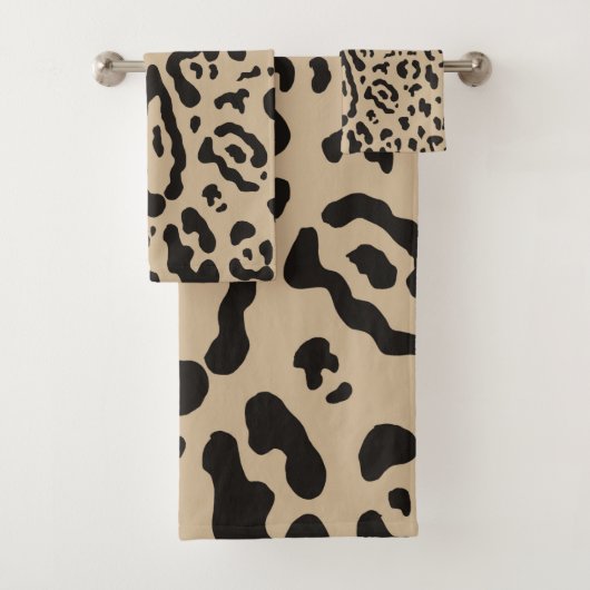 Tan Brown & Black Cheetah Leopard Animal Print Bad Handdoek (Insitu)
