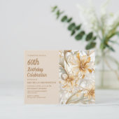 Tan Champagne Floral 60e verjaardag voor vrouwen Uitnodiging Briefkaart (Staand voorkant)