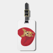 Tan Chihuahua met een boeg stropdas in een rood ha Bagagelabel (Voorkant verticaal)