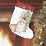 Tan Corgi Dog Waterverf voor kerstbomen Kleine Kerstsok<br><div class="desc">Deze prachtige waterverf corgi met de naam Kerstmis heeft een tan corgi met een kerstkleed die voor een verlichte kerstboom zit. Pas deze voorraad aan met een naam.</div>