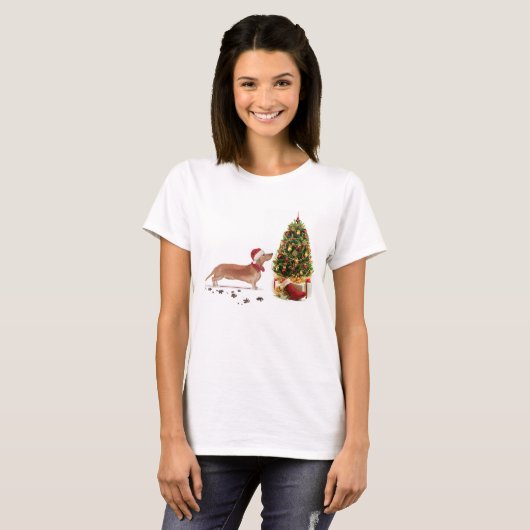 Tan Dachshund Funny kersthond met boom T-shirt (Voorkant volledig)