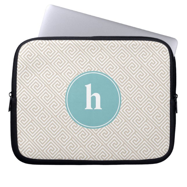 Tan en Aqua Greek Key Pattern Monogram Laptop Sleeve (Voorkant)