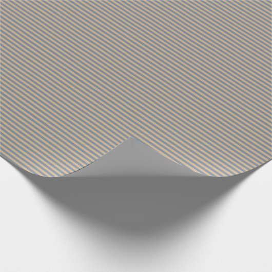 Tan en Light Slate Grey Stripes Pattern Cadeaupapier (Hoek)