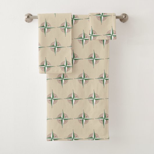 Tan Green Compass Print Camp Hiking Outdoor Natuur Bad Handdoek (Insitu)
