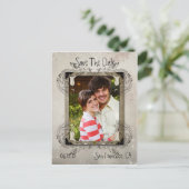 Tan Grunge Bloemenfoto Sla de datum op Aankondigingskaart (Staand voorkant)