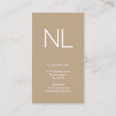 Tan Monogram Minimalistisch Modern Witte Verticaal Visitekaartje (Achterkant)