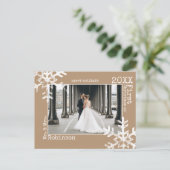 Tan Pas getrouwd 1e kerstfoto Snowflake Feestdagenkaart (Staand voorkant)