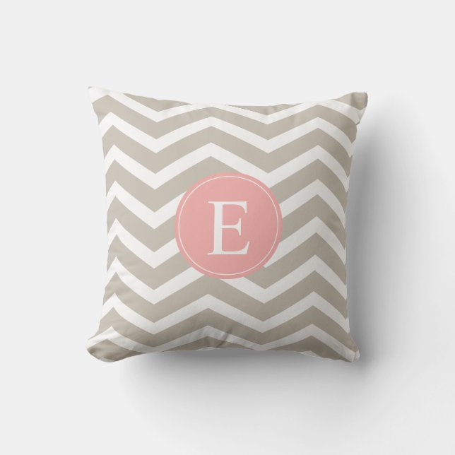Tan Peach roze Chevron Monogram Kussen (Voorkant)