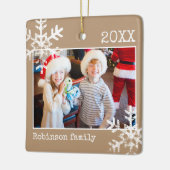 Tan Photo Border White Snowflakes Holiday Keramisch Ornament (Links)
