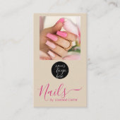 Tan Roze Script Logo QR Code Foto Nagelsalon Visitekaartje (Voorkant)