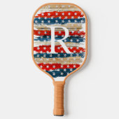 Tan Rustic American Flag Monogram Pickleball Paddle (Achterkant)