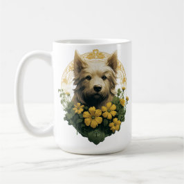 TAN TERRIER HOND MET GELE IERSE BLOEMEN KOFFIEMOK