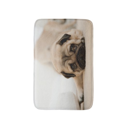 Tan Vrouw Pug Badmat (Voorkant Verticaal)