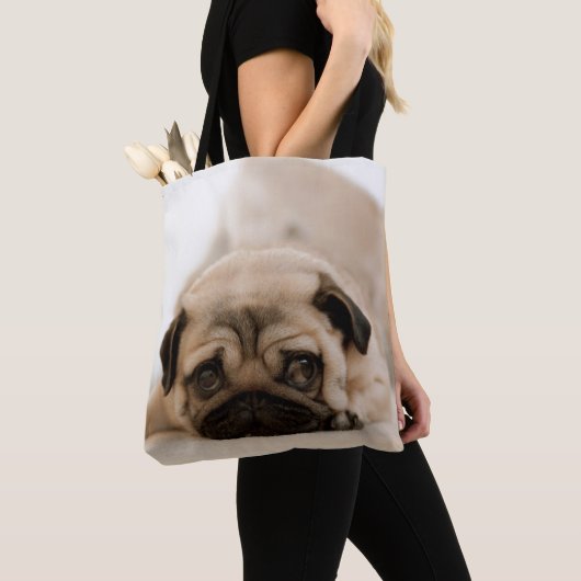Tan Vrouw Pug Tote Bag (Dichtbij)