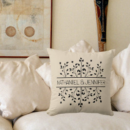 Tan & Zwart Bloemen Lijst Monogram Bruiloft Kussen