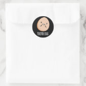 Tand Ei Grappig Tandpijn Pun Donker BG Ronde Sticker (Tas)