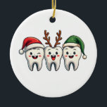 Tandarts Dental Christmas Santa Floss kerstboom Keramisch Ornament<br><div class="desc">Floss Christmas Design,  Christmas Floss Graphic,  Tandheelkundige Vakantie Kunst,  Tanden met Kerstmuts,  Tandarts Christmas Design,  Feestelijke Tandheelkundige Kunst,  Floss met Kerstmuts,  Kerst Tandheelkundige Thema,  Vakantie Floss Design,  Santa Hat Floss Graphic</div>