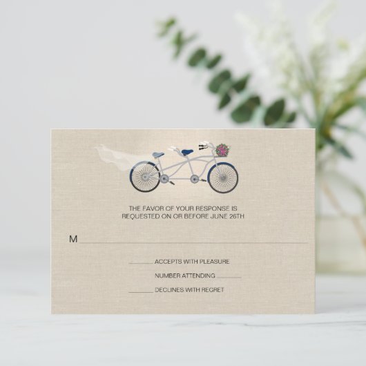 Tandem Donkerblauwe Fiets Bruiloft Faux Linnen RSV RSVP Kaartje (Staand voorkant)