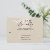 Tandem Pruim Fiets Bruiloft Faux Linnen RSVP (Staand voorkant)