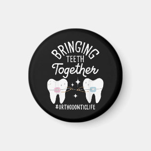 Tanden bij elkaar brengen - orthodontist  magneet