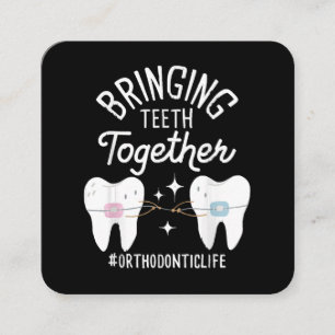 Tanden bij elkaar brengen - orthodontist vierkante visitekaartje