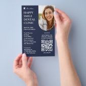 Tandheelkundige cosmetische tandarts houtskool bla flyer (Hand)