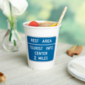 Tanduiding van het toeristisch informatiecentrum papieren bekers