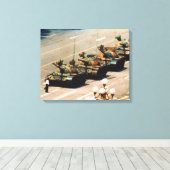 Tank Man verpakt Canvas Afdruk (Insitu (Houten vloer))
