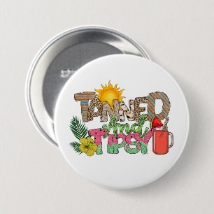 Tanned en Tipsy Leuk zomerfeest ontwerp Ronde Button 7,6 Cm